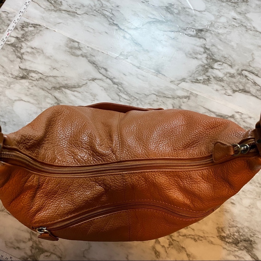 Maplelea accessories leather shoulder bag 🤌🏻 4 for $75 🤌🏻 - Picture 5 of 7